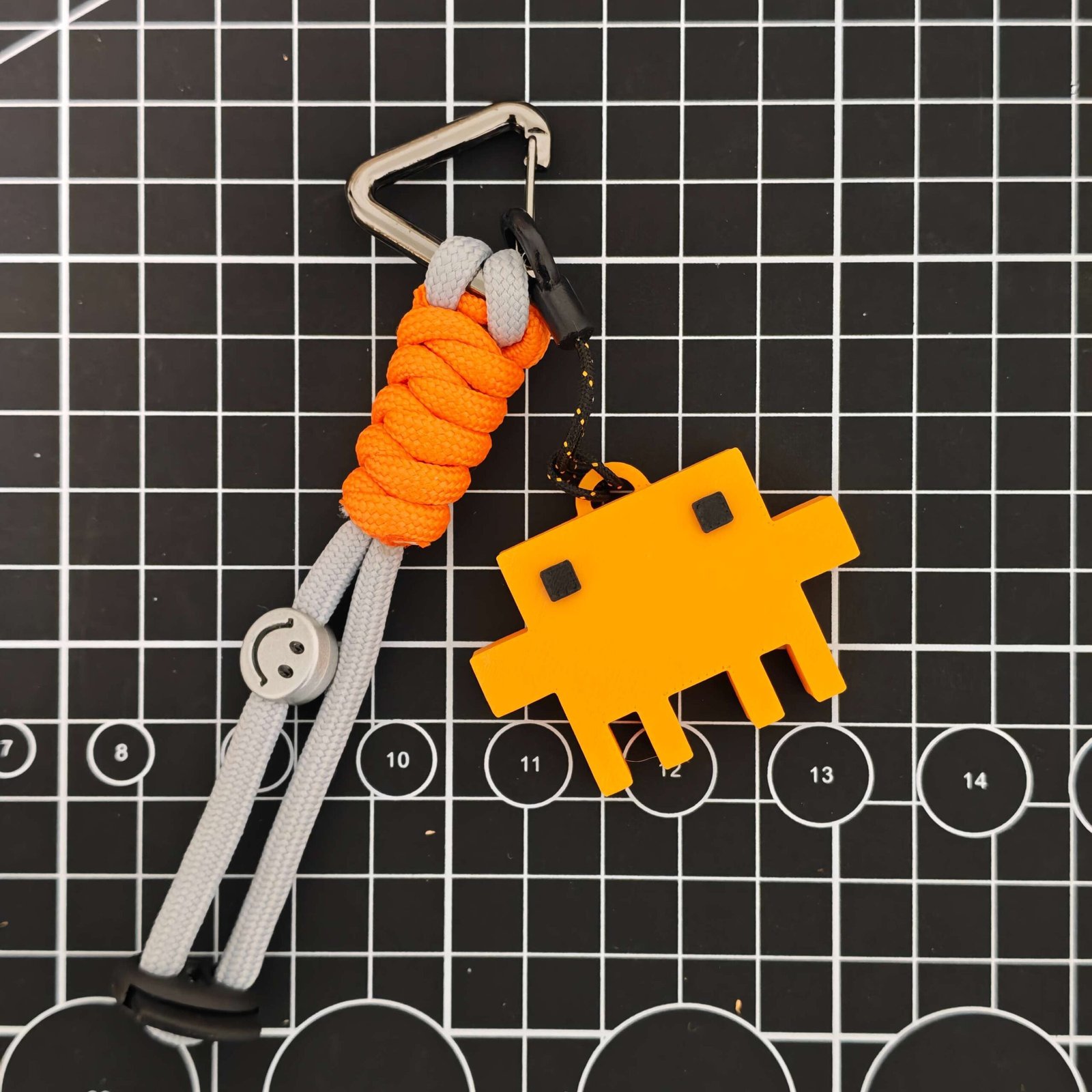 Clawdy Keychain Square Eyes